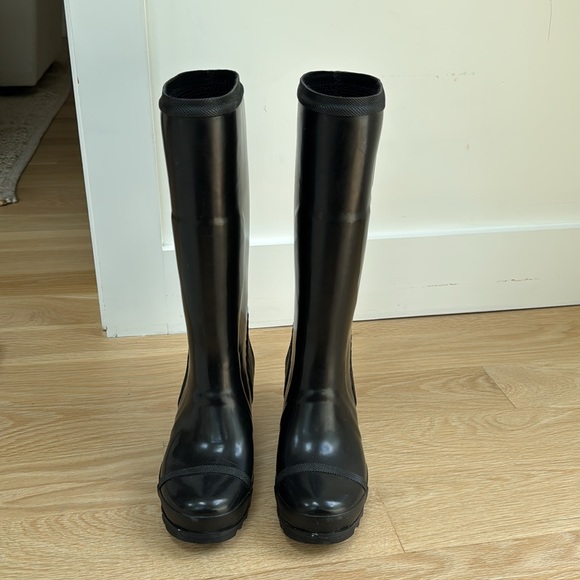 Sorel Joan Tall Wedge Rain Boots Knee High Waterproof, black size 7.5. Worn once - Picture 5 of 5
